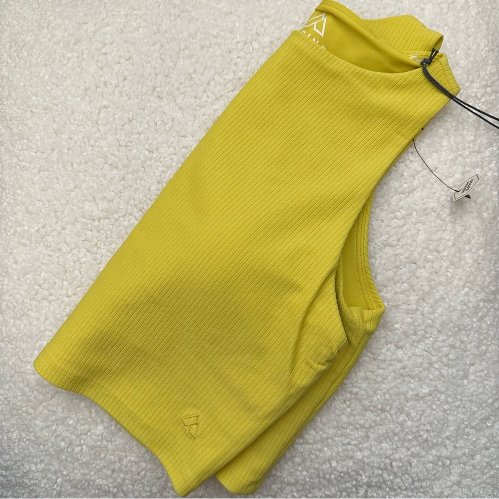Alpine Design Ribbed Cropped Tank Top - Picture 6 of 6